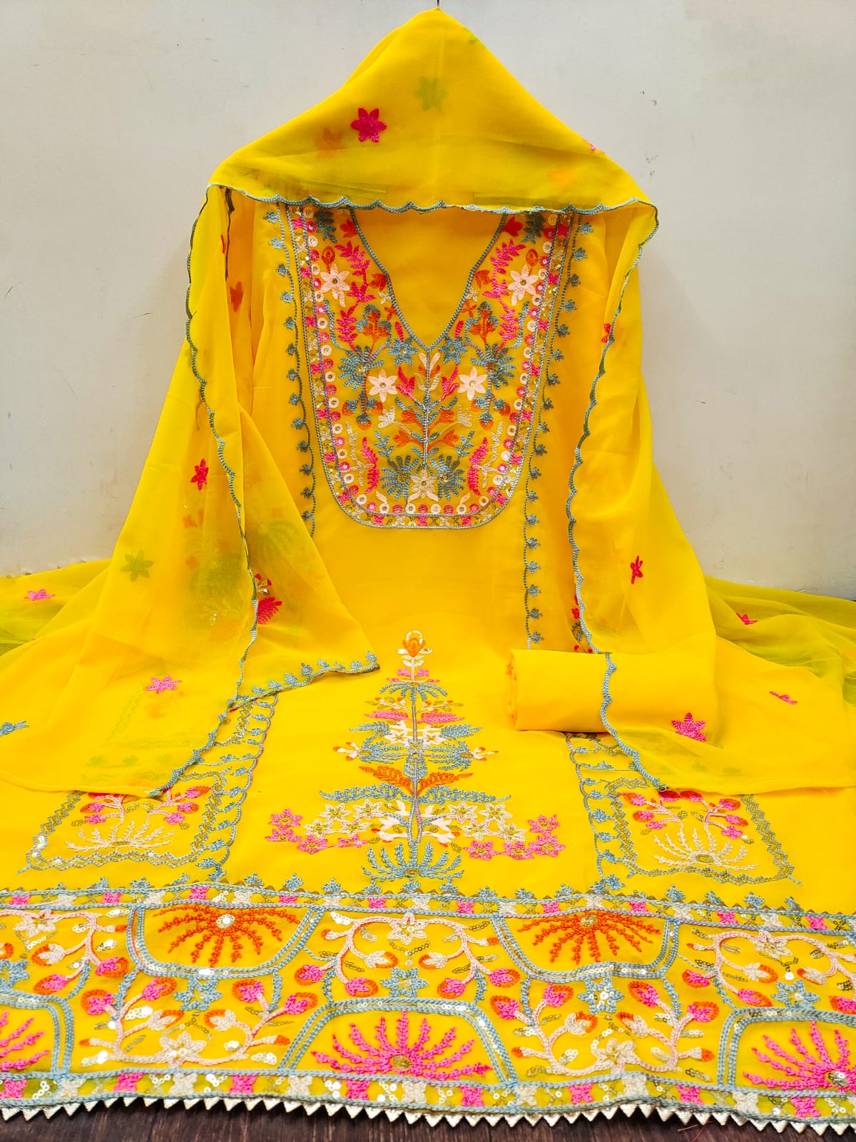 MD Mahaveer Heavy Chain Stitch Work Salwar Kameez Catalog